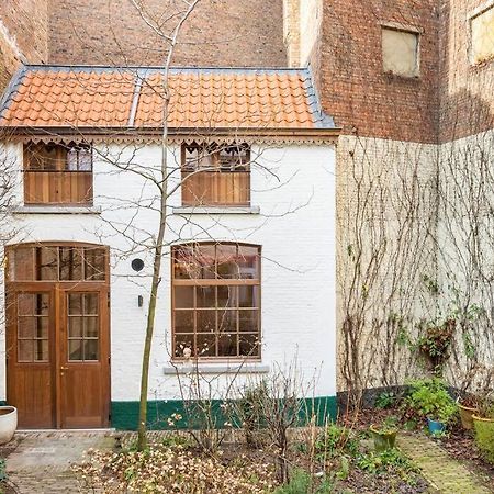 Carriage House In Quiet Ecological Garden Villa Antwerpen Bagian luar foto