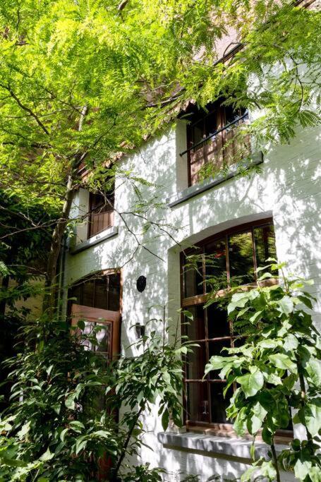 Carriage House In Quiet Ecological Garden Villa Antwerpen Bagian luar foto