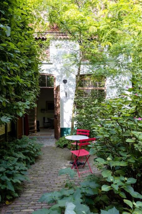 Carriage House In Quiet Ecological Garden Villa Antwerpen Bagian luar foto