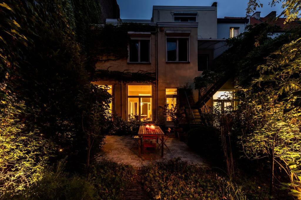 Carriage House In Quiet Ecological Garden Villa Antwerpen Bagian luar foto